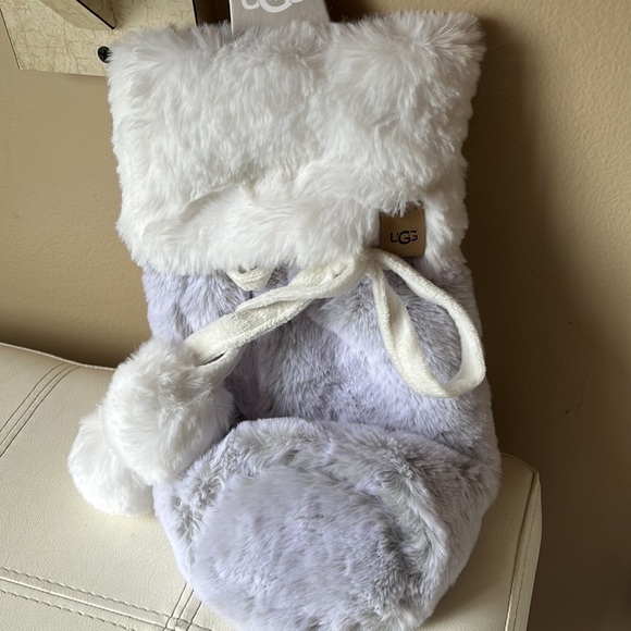 Ugg - Picture 7 of 7